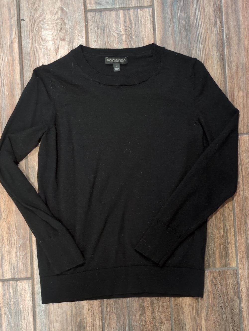 Banana Republic Women's Black Crewneck Sweater Small